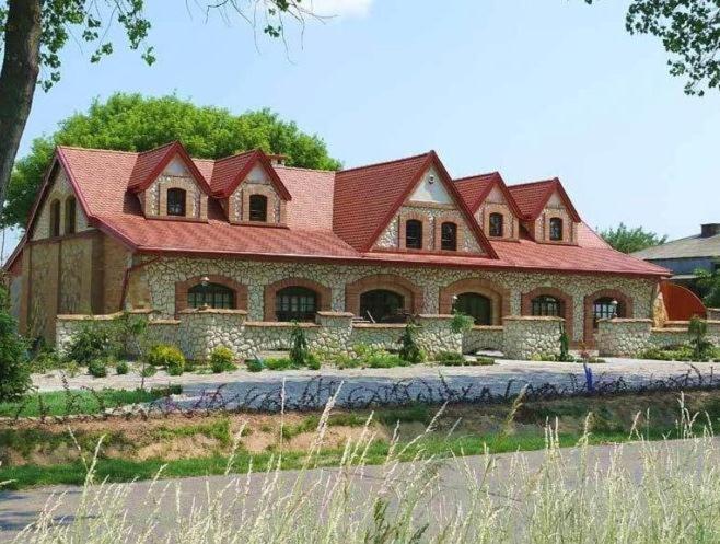 Zajazd Kmicic Zemborzyce Dolne Exterior foto