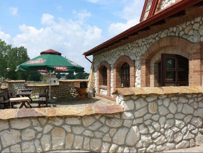 Zajazd Kmicic Zemborzyce Dolne Exterior foto